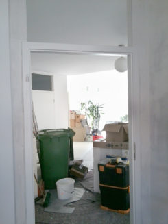 Küche, Türeinbau und Trockenbauwand